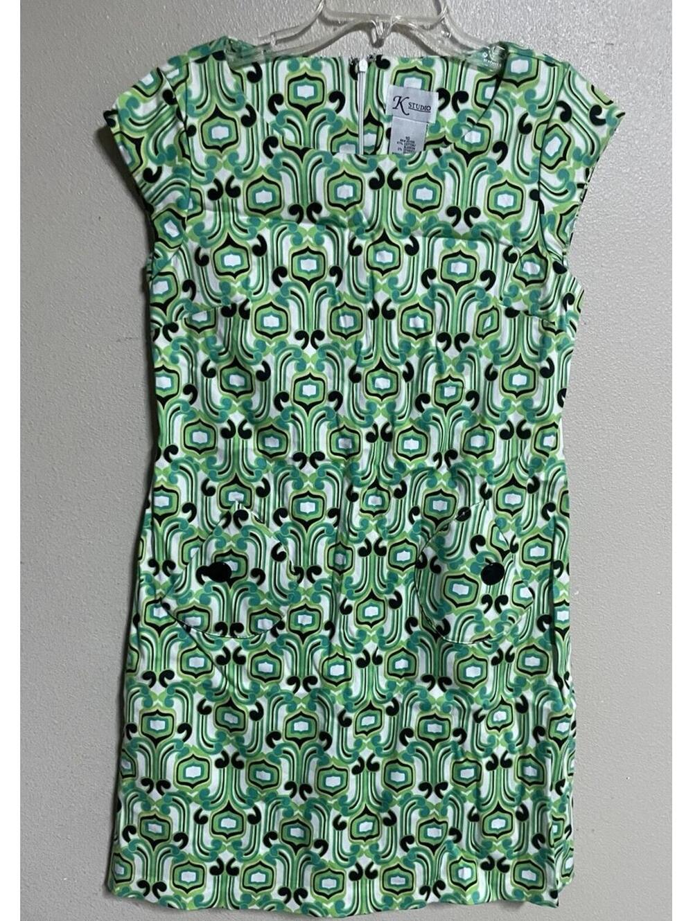 K studio size 10 dress short sleeve green white pockets, stretchy retro Look